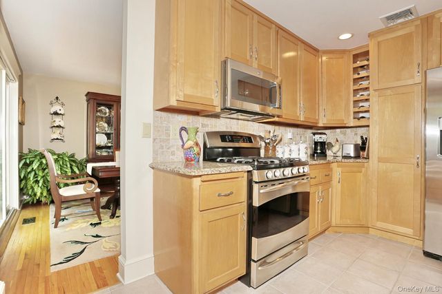 245 W Central Avenue, Pearl River, NY 10965