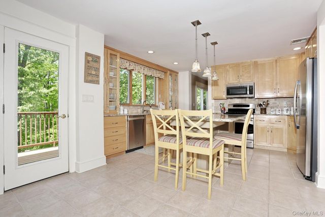 245 W Central Avenue, Pearl River, NY 10965
