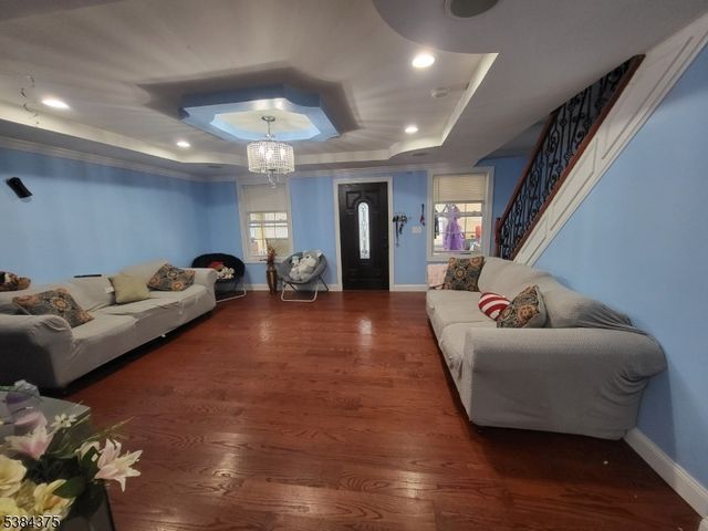 842 Gibbons Ct, Elizabeth City, NJ 07202