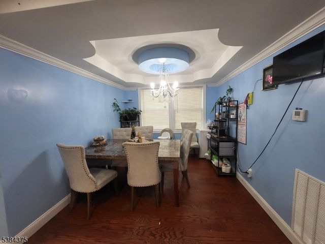 842 Gibbons Ct, Elizabeth City, NJ 07202