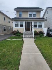 842 Gibbons Ct, Elizabeth City, NJ 07202
