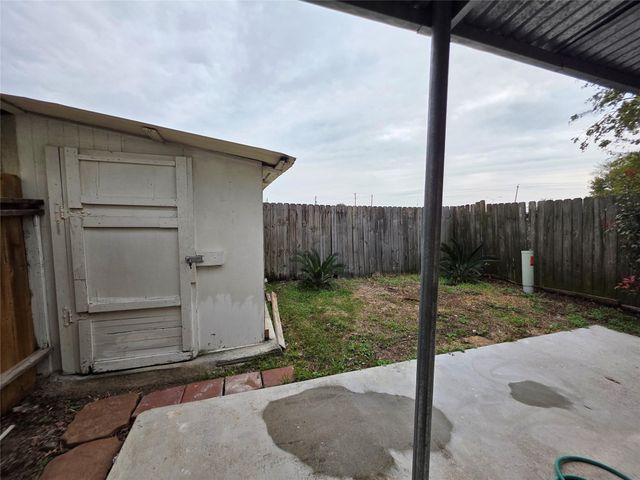 5613 Cripple Brook Court, Houston, TX 77017