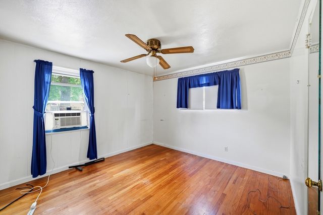 23 Steuben St, Springfield, MA 01151