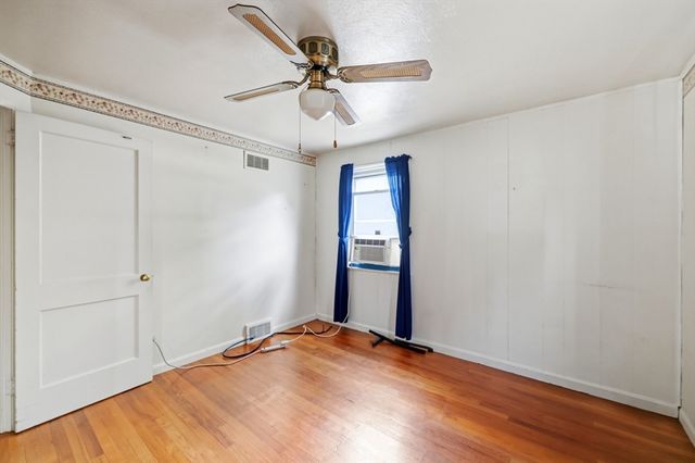 23 Steuben St, Springfield, MA 01151