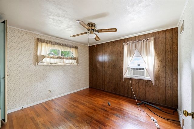 23 Steuben St, Springfield, MA 01151