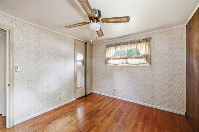 23 Steuben St, Springfield, MA 01151