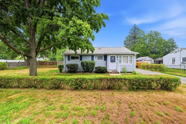 23 Steuben St, Springfield, MA 01151