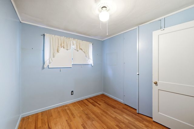 23 Steuben St, Springfield, MA 01151