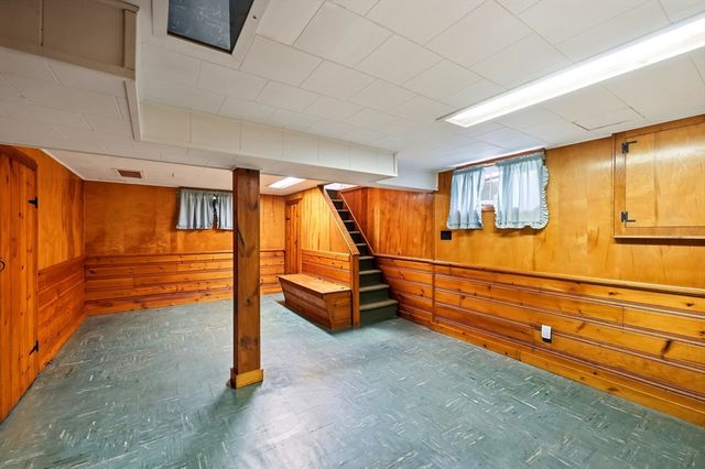 23 Steuben St, Springfield, MA 01151