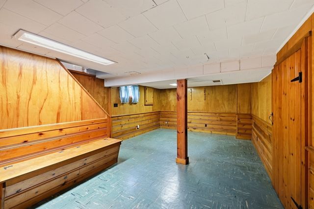 23 Steuben St, Springfield, MA 01151