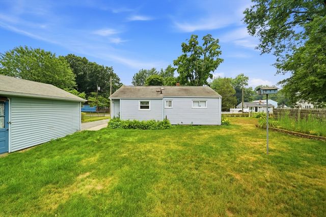 23 Steuben St, Springfield, MA 01151