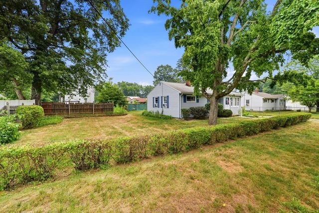 23 Steuben St, Springfield, MA 01151