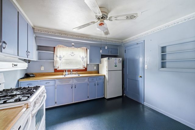 23 Steuben St, Springfield, MA 01151