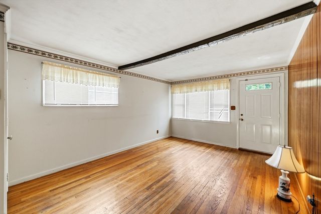 23 Steuben St, Springfield, MA 01151
