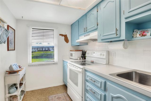 333 LAKE HOWARD DRIVE NW 113D, Winter Haven, FL 33880