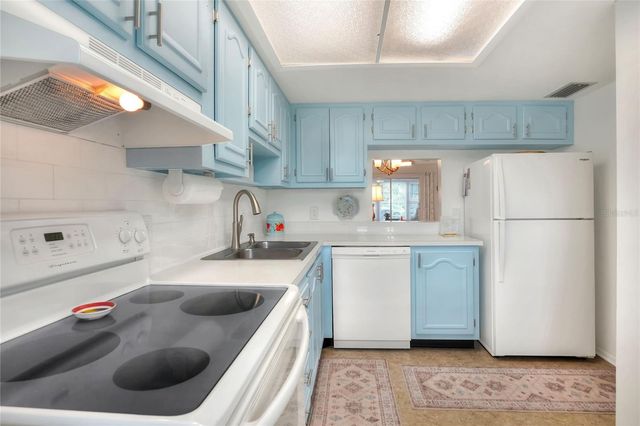 333 LAKE HOWARD DRIVE NW 113D, Winter Haven, FL 33880