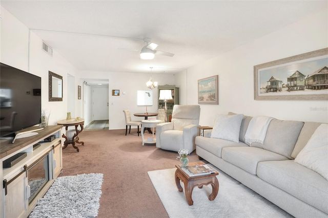 333 LAKE HOWARD DRIVE NW 113D, Winter Haven, FL 33880