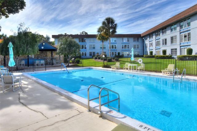 333 LAKE HOWARD DRIVE NW 113D, Winter Haven, FL 33880