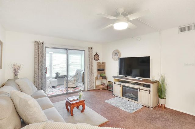 333 LAKE HOWARD DRIVE NW 113D, Winter Haven, FL 33880