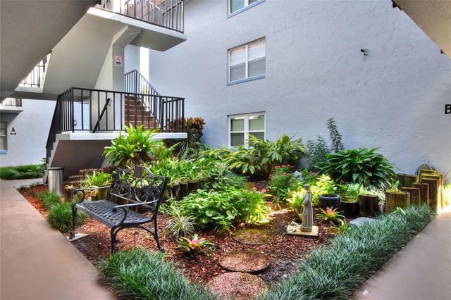 333 LAKE HOWARD DRIVE NW 113D, Winter Haven, FL 33880