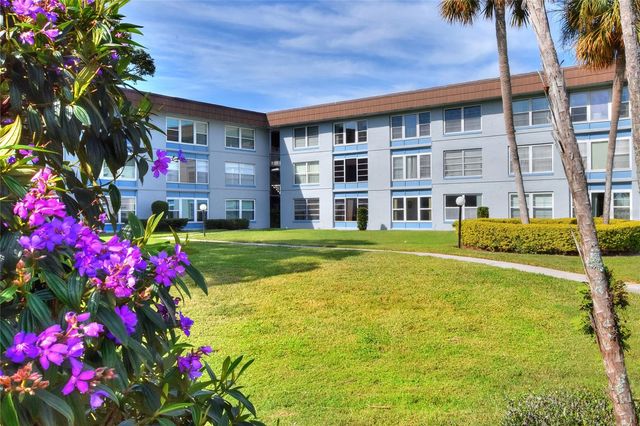 333 LAKE HOWARD DRIVE NW 113D, Winter Haven, FL 33880