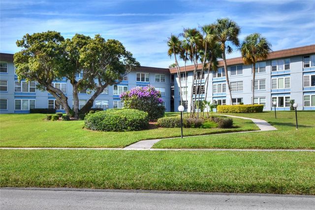 333 LAKE HOWARD DRIVE NW 113D, Winter Haven, FL 33880