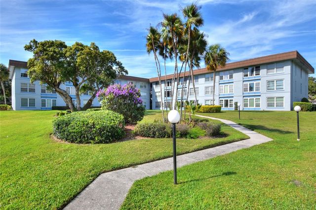 333 LAKE HOWARD DRIVE NW 113D, Winter Haven, FL 33880