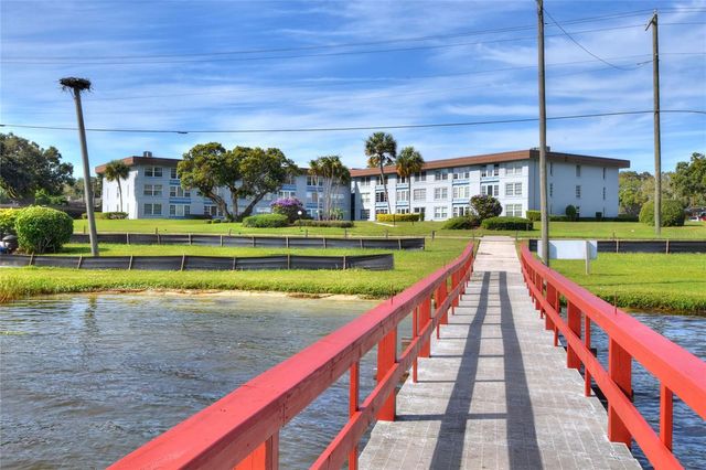 333 LAKE HOWARD DRIVE NW 113D, Winter Haven, FL 33880