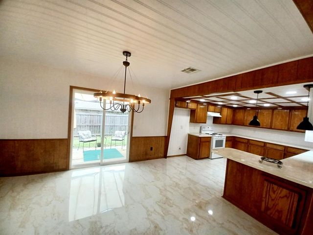 724 Westridge Court, Yukon, OK 73099