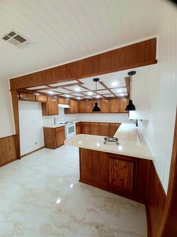 724 Westridge Court, Yukon, OK 73099