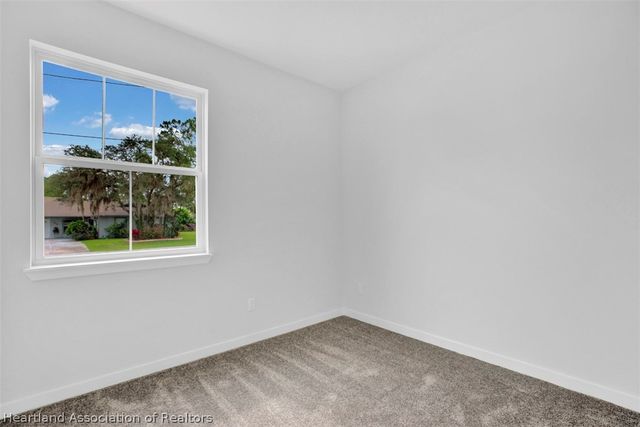 301 Oak Knolls Circle, Sebring, FL 33876