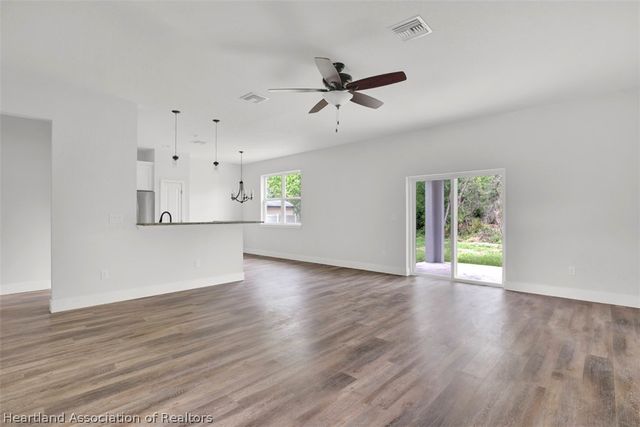 301 Oak Knolls Circle, Sebring, FL 33876