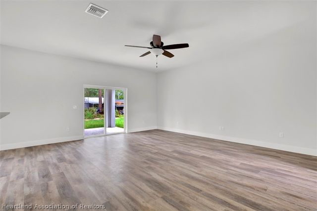 301 Oak Knolls Circle, Sebring, FL 33876