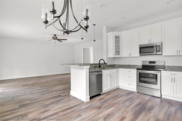 301 Oak Knolls Circle, Sebring, FL 33876