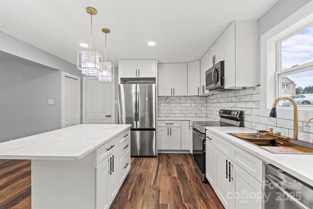 3124 Pikes Peak Drive, Gastonia, NC 28052