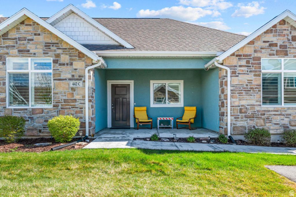 Image 2 of property listing at 442 N PINTAIL LN #C, Vineyard, UT 84059