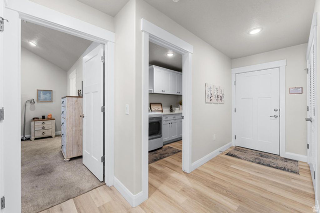 Image 16 of property listing at 442 N PINTAIL LN #C, Vineyard, UT 84059