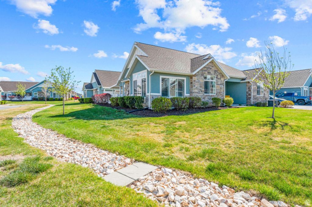 Image 24 of property listing at 442 N PINTAIL LN #C, Vineyard, UT 84059