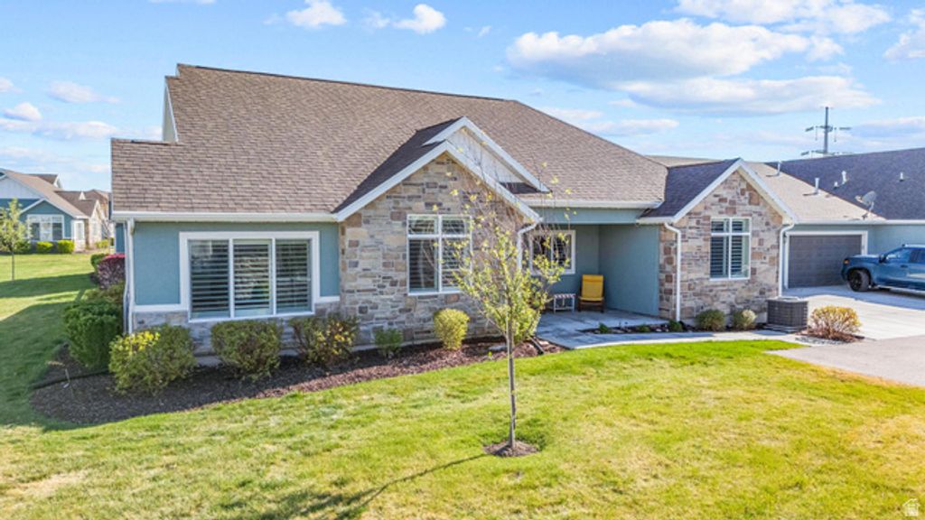 Image 26 of property listing at 442 N PINTAIL LN #C, Vineyard, UT 84059