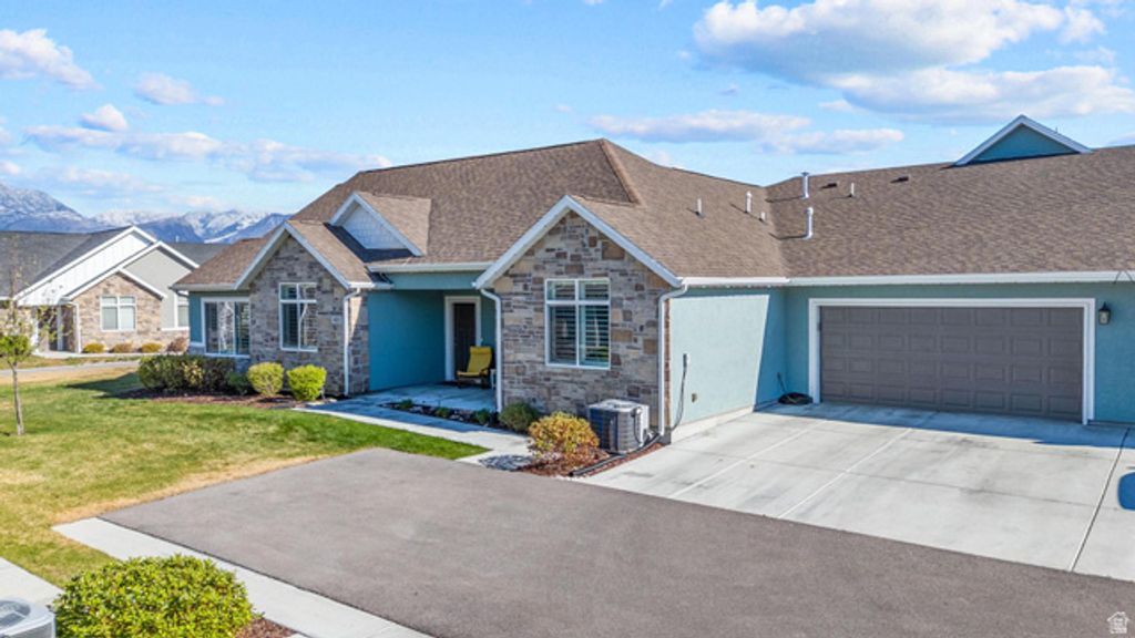 Image 27 of property listing at 442 N PINTAIL LN #C, Vineyard, UT 84059