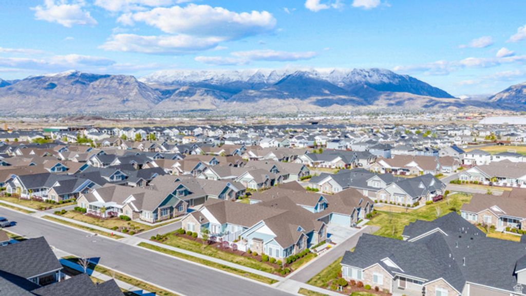 Image 29 of property listing at 442 N PINTAIL LN #C, Vineyard, UT 84059