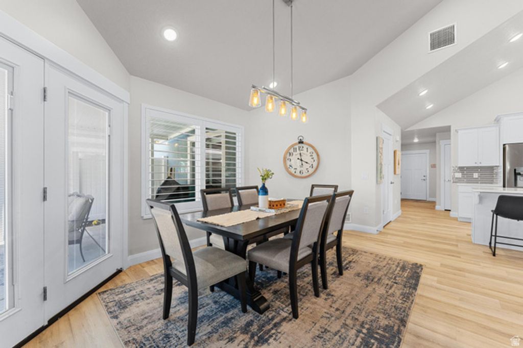 Image 7 of property listing at 442 N PINTAIL LN #C, Vineyard, UT 84059