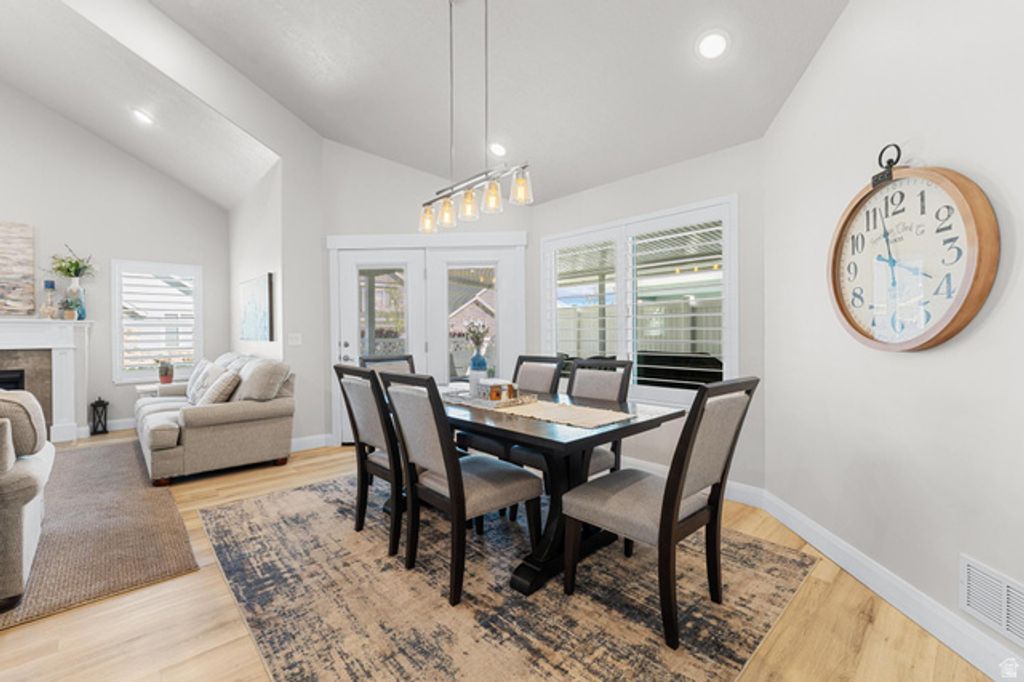 Image 8 of property listing at 442 N PINTAIL LN #C, Vineyard, UT 84059