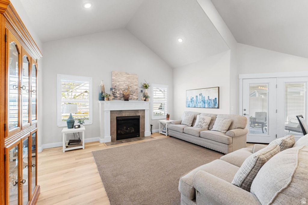 Image 9 of property listing at 442 N PINTAIL LN #C, Vineyard, UT 84059
