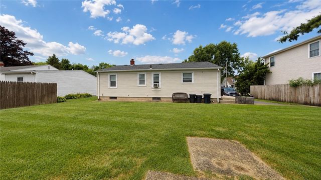 36 Rosemont Avenue, Johnston, RI 02919