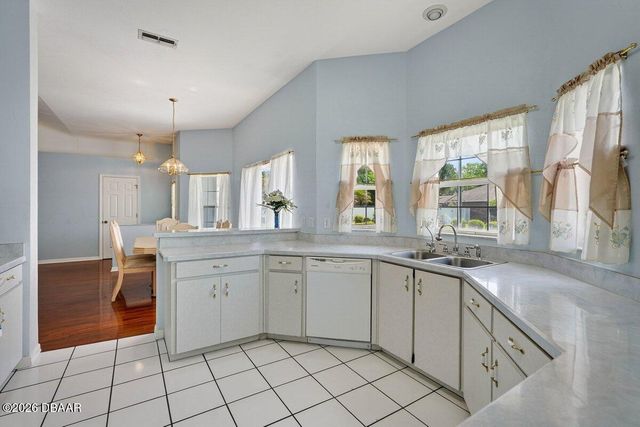 10 Wavra Place, Palm Coast, FL 32164