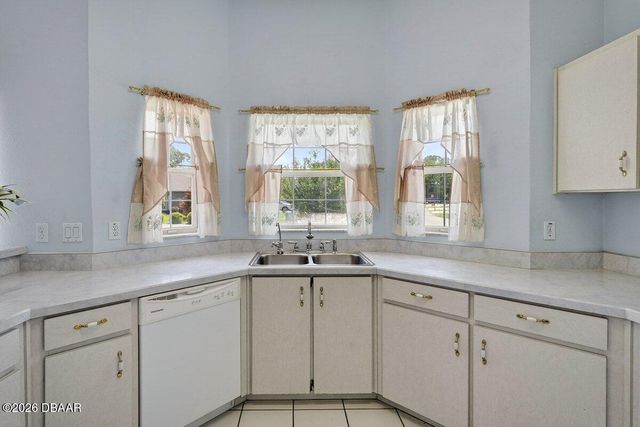 10 Wavra Place, Palm Coast, FL 32164