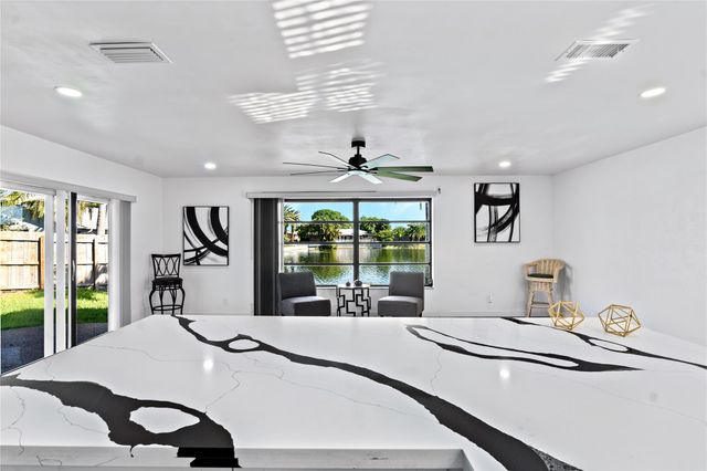 1921 NW 40th Ct, Oakland Park, FL 33309