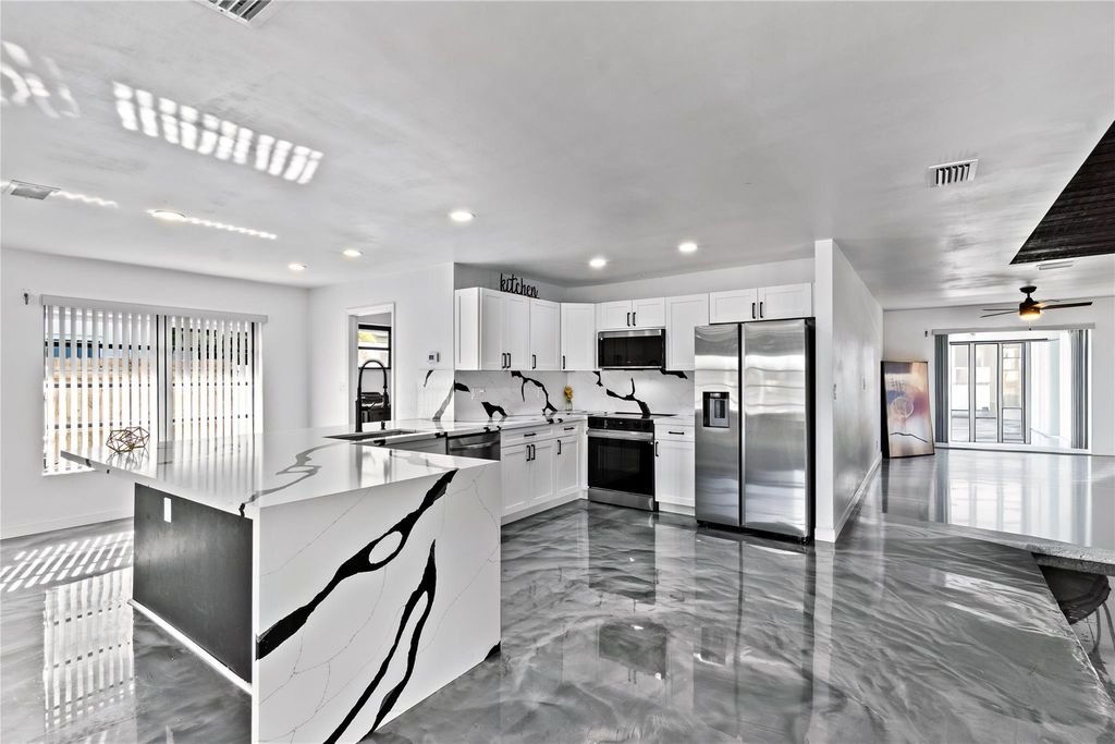 1921 NW 40th Ct, Oakland Park, FL 33309