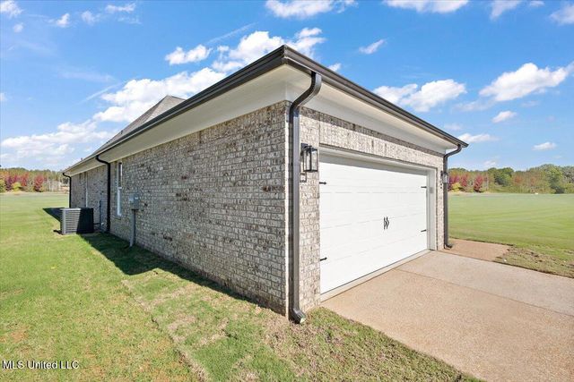 433 Sunflower Street, Nesbit, MS 38651